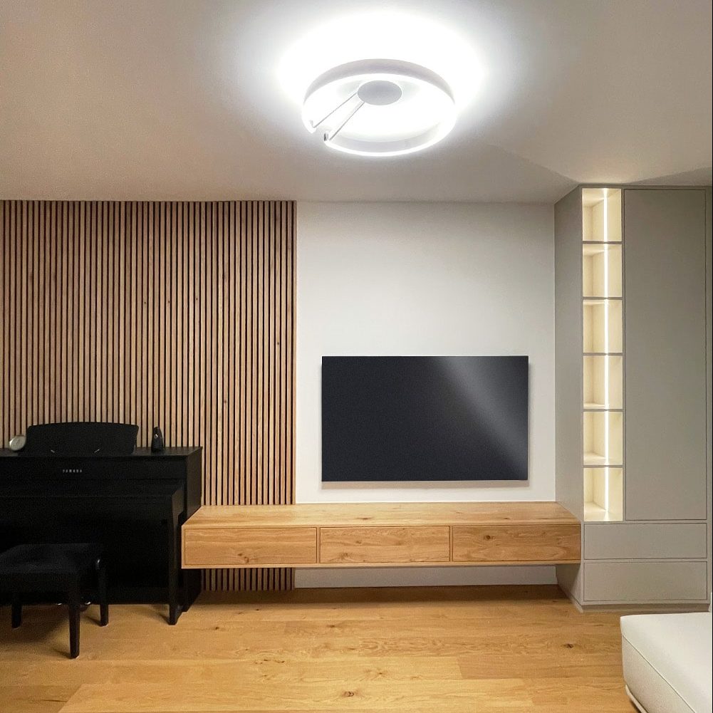 Massgefertige TV Wohnwand mit Anpassung an die Möbel