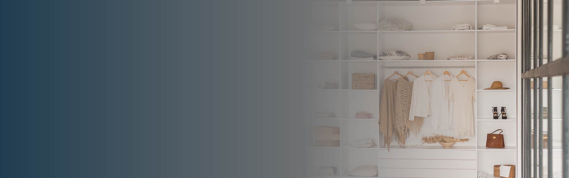 Kleiderschrank unter Dachschräge