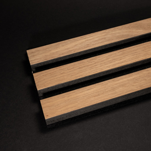 helles Holzpaneel mit dunklem Filz für Einbauschrank und Möbel nach Maß