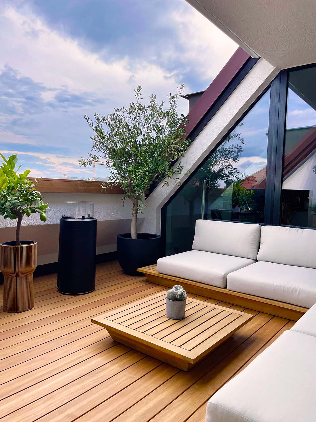 Robuste und langlebige Accoya Teak Terrasse
