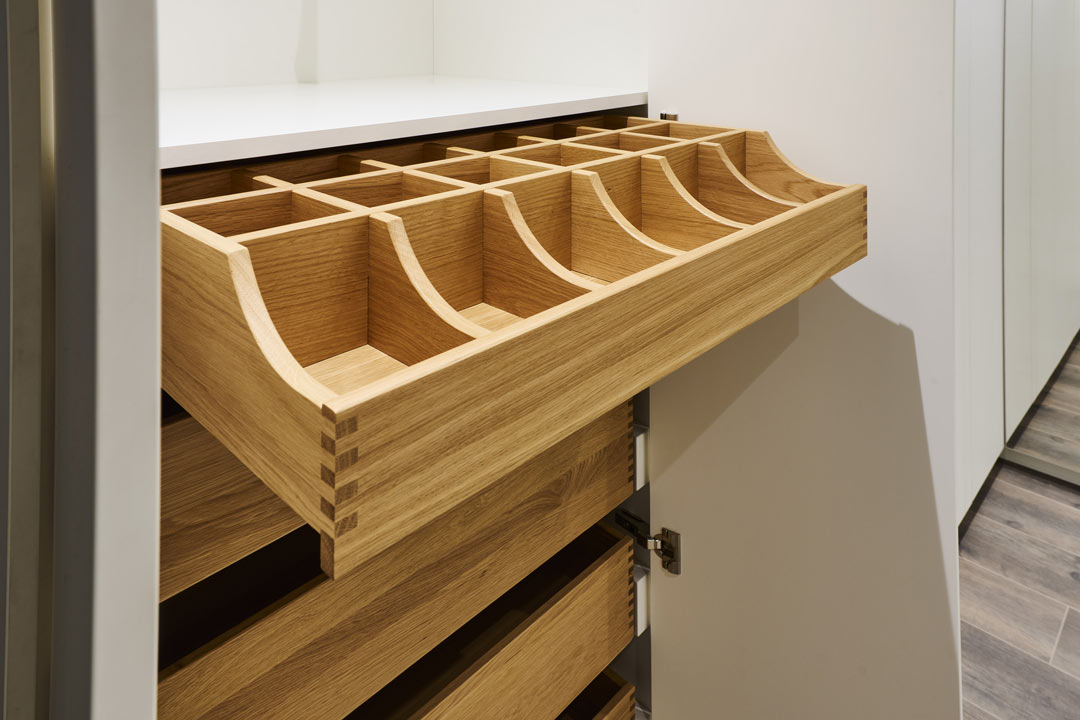 Schublade für Gürtel, Uhren und Accesoires